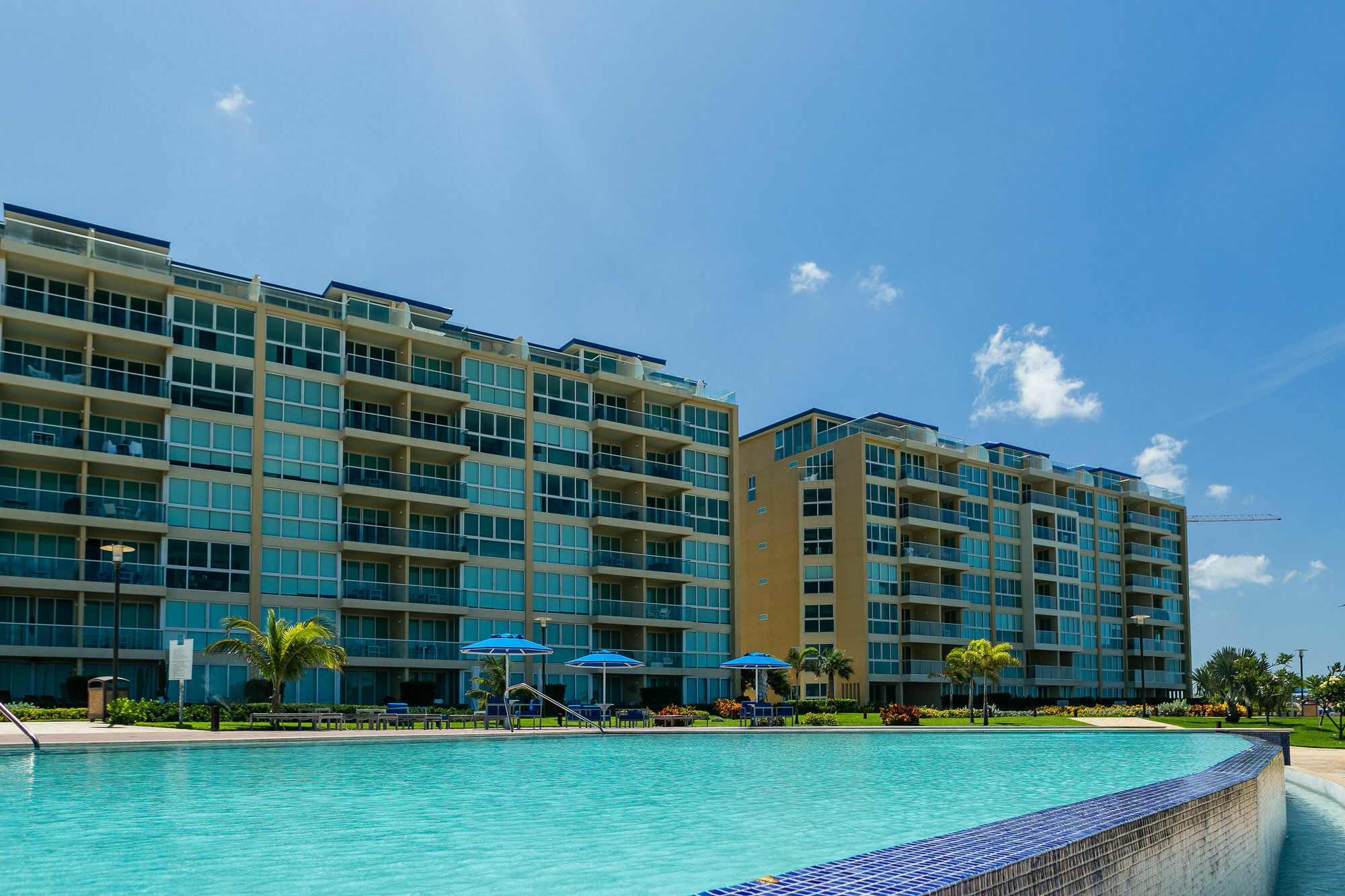 Blue Residences Палм Бийч Екстериор снимка
